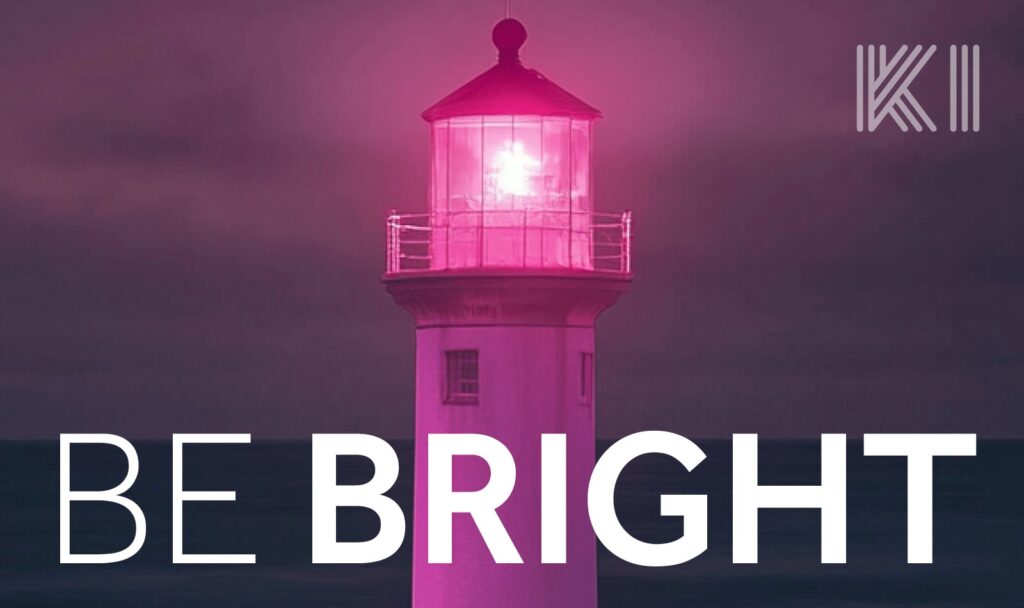 Nutze dein inneres Leuchtturm-Produkt, um deine Einzigartigkeit zu erkennen. Benenne es, setze den Preis, definiere die Zielgruppe und verschaffe deinem Kundennutzen klaren Ausdruck.